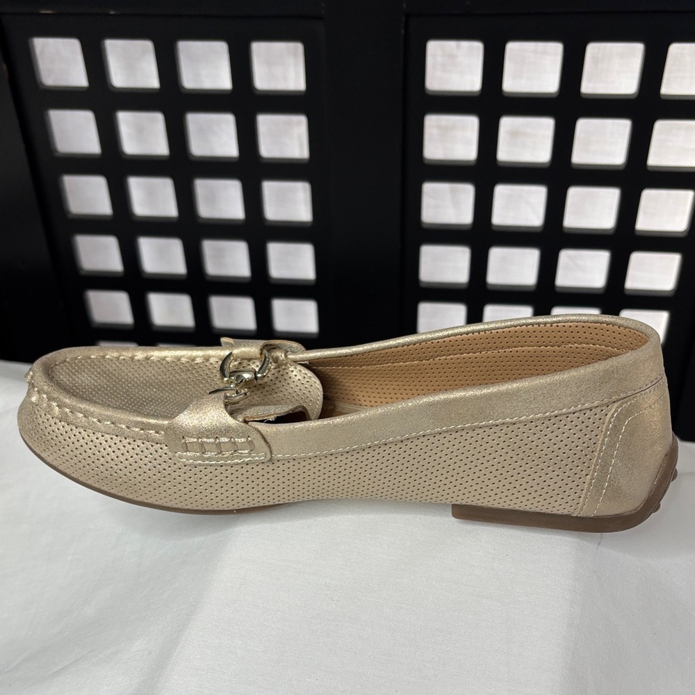 🤍 Kelly & Katie Metallic Loafers Chic Slip-On Comfort Size 7.5 NWT 🤍 - Picture 7 of 13